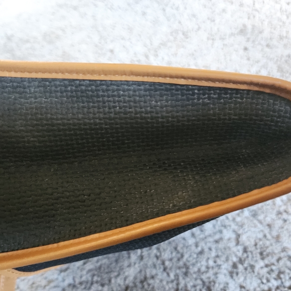 AUTHENTIC Vintage Yves Saint Laurent (YSL) crossbody bag - Picture 11 of 16